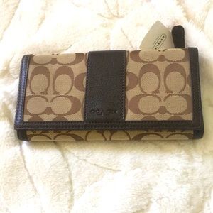 NEW NEW NEW !!!! Coach checkbook wallet